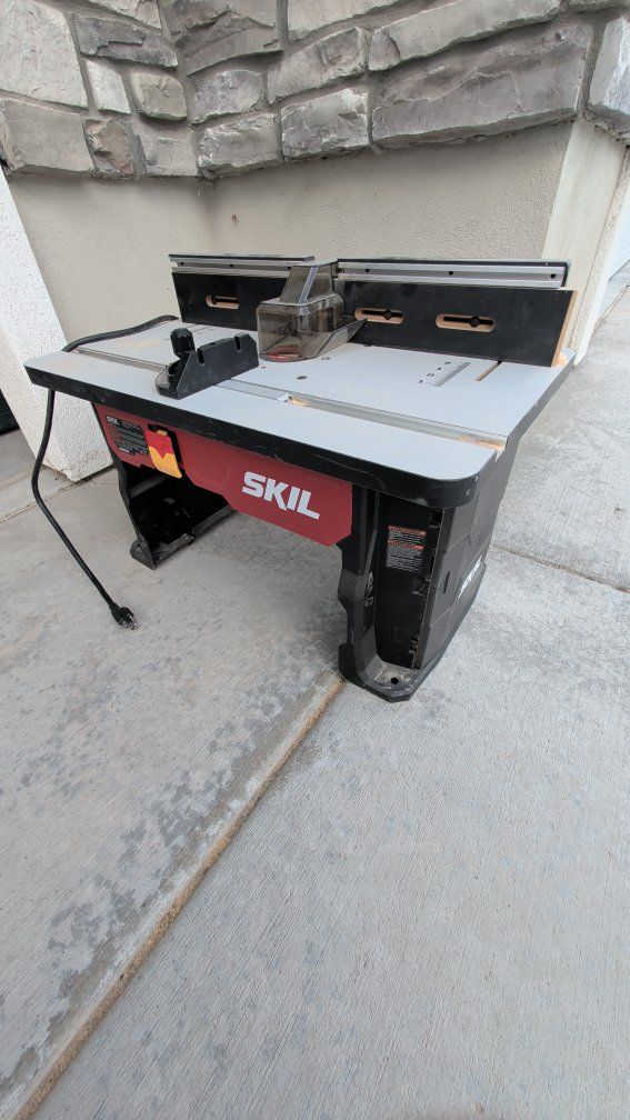 SKIL Woodworking Router Table