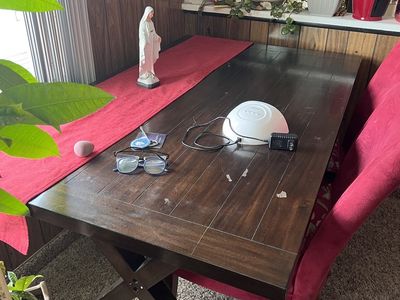 Dinner table and 2 chairs