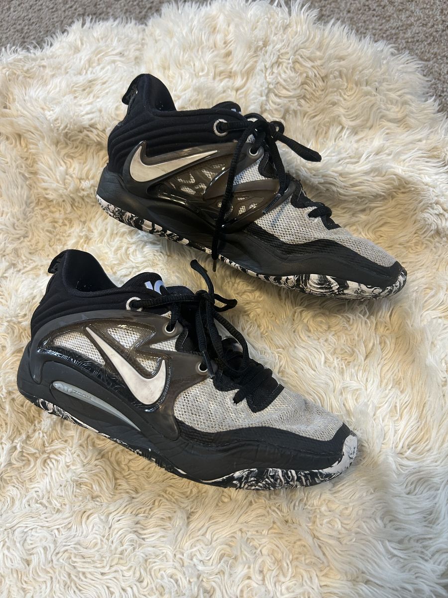 Nike basketball shoes