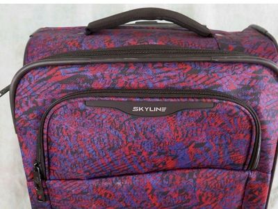 SKYLINE 23” Carry-On Spinner Suitcase –