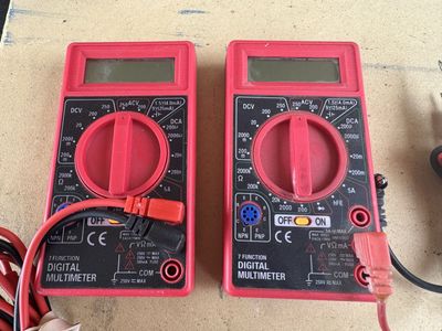 7 function digital multimeter with cable