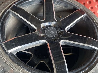 20” Black Wheels w/ 245/45/R20 tires