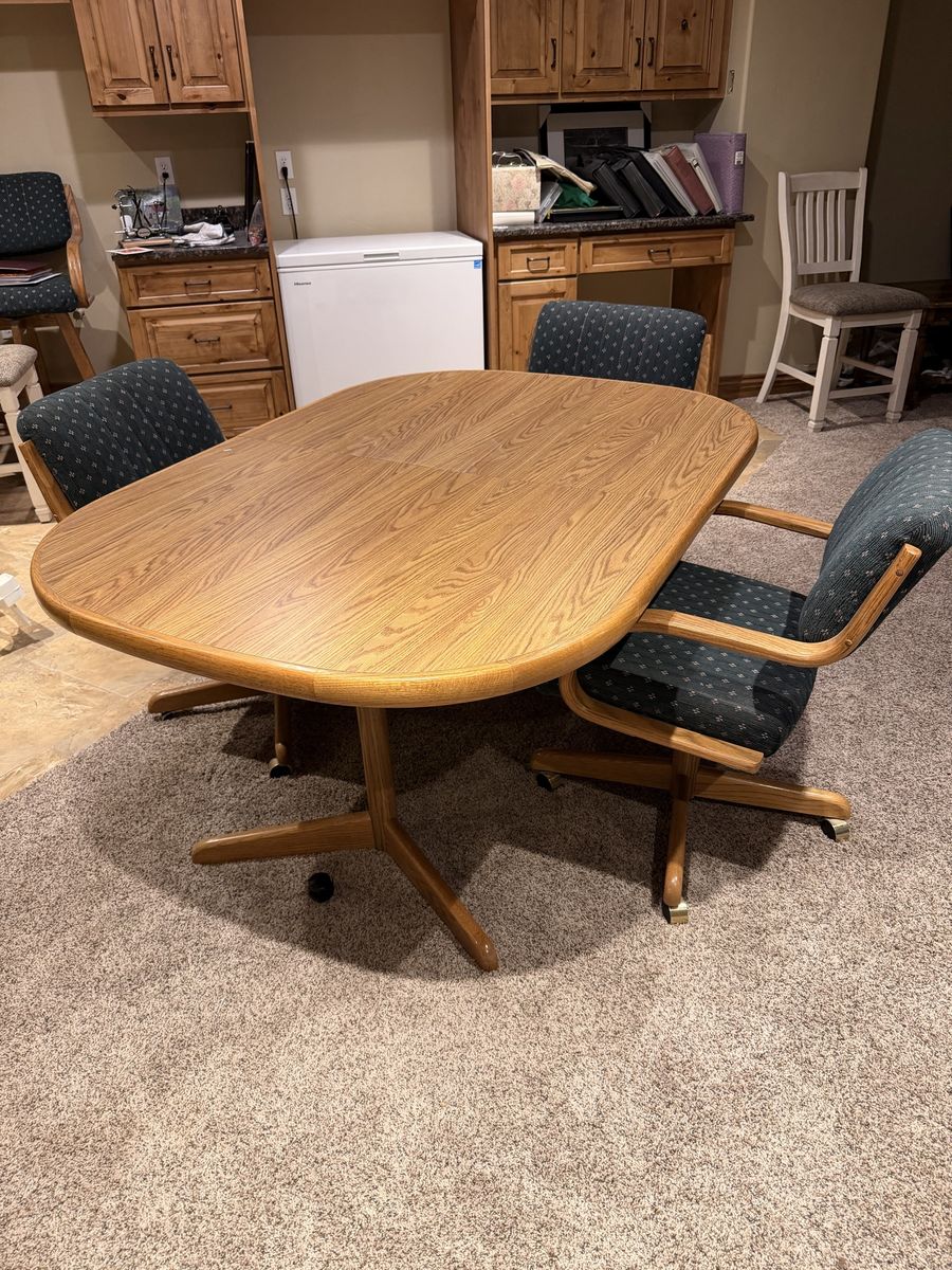 Oak Dining Table 