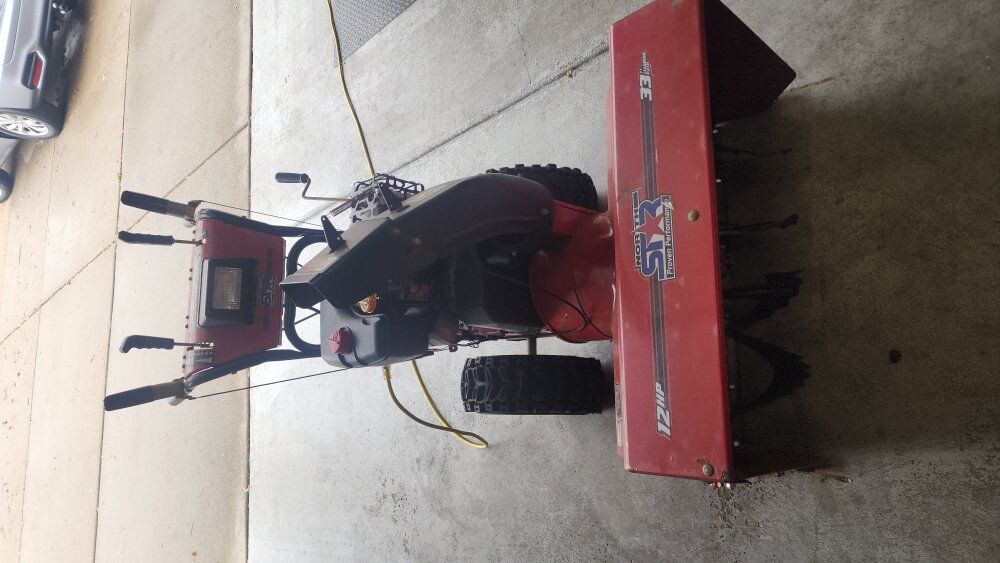 12hp 33in Snowblower