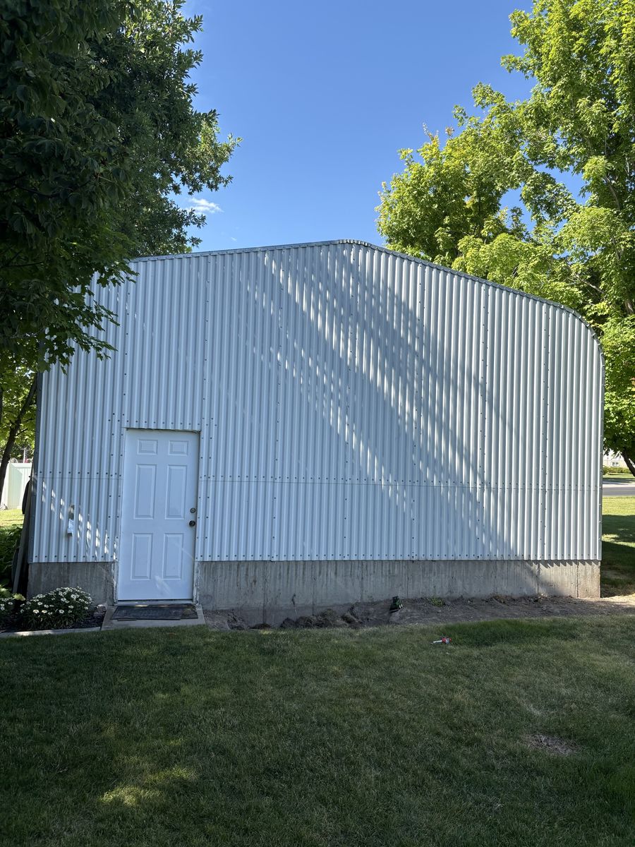 Quonset Hut Building - Steel Arch, 24x36 ft. DAMAGED ROOF, FREE, BUT NEED TO REMOVE IT IN ITS ENTIRETY FROM FOUNDATION