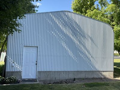 Quonset Hut Building - Steel Arch, 24x36 ft. DAMAGED ROOF, FREE, BUT NEED TO REMOVE IT IN ITS ENTIRETY FROM FOUNDATION