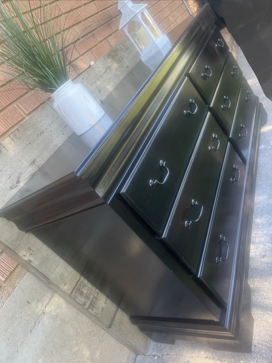 Very nice dresser