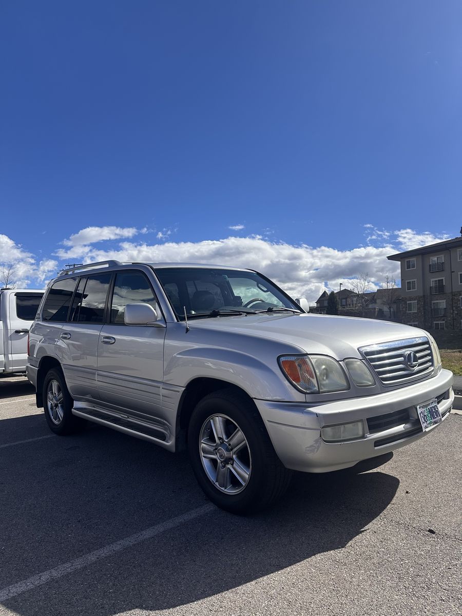 2006 Lexus LX Base