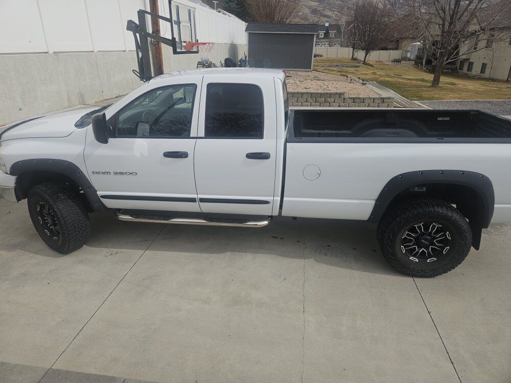 2005 Dodge Ram 2500 SLT Plus