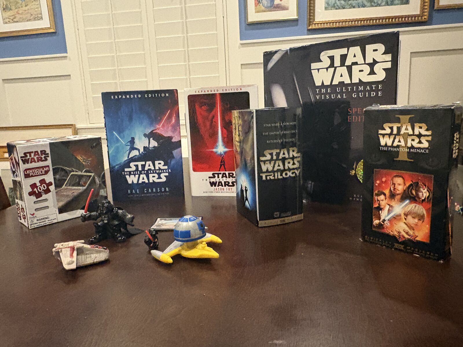 Star Wars Lot- Collectibles- Books, VHS, toys, collectible cards and puzzle