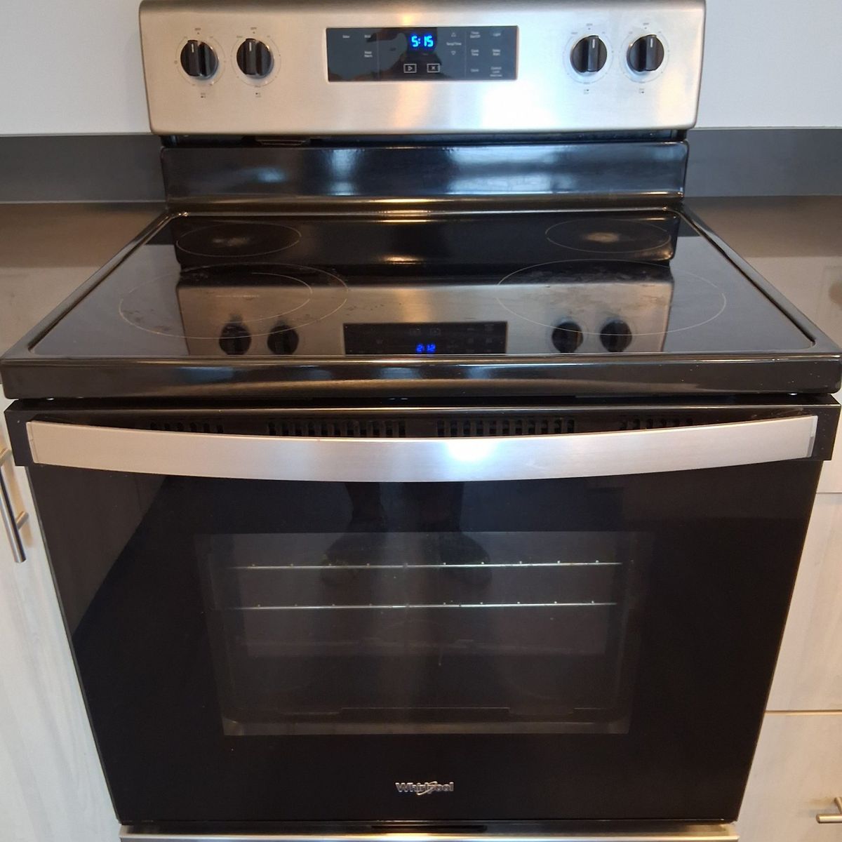 Whirlpool Electric Stove/Oven – Black & Stainless