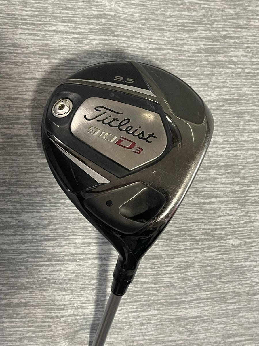 RH Titleist 910 D3 9.5 driver