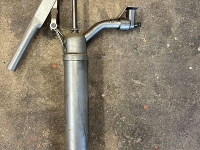 Lever Action Drum Hand Pump for 15- to 55-Gallon Drums, extendable tube, drip catcher on the spout