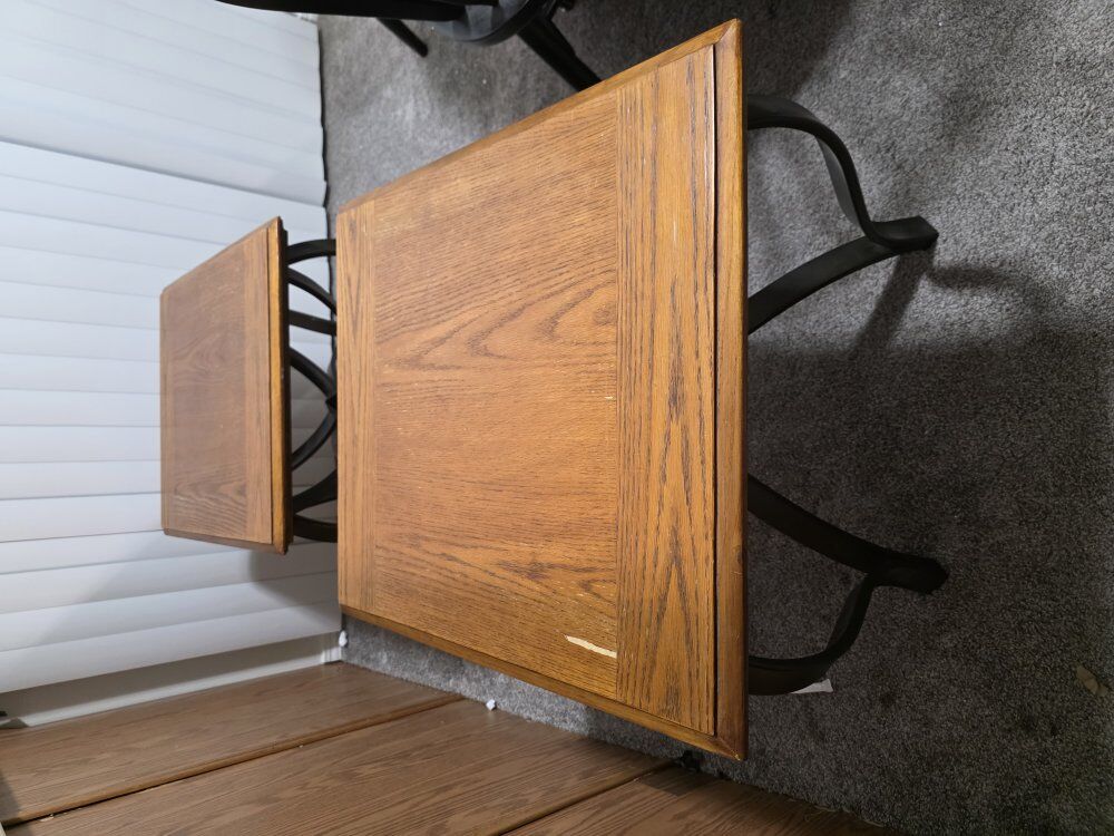 Set of 2 Accent Tables – Solid & Stylish