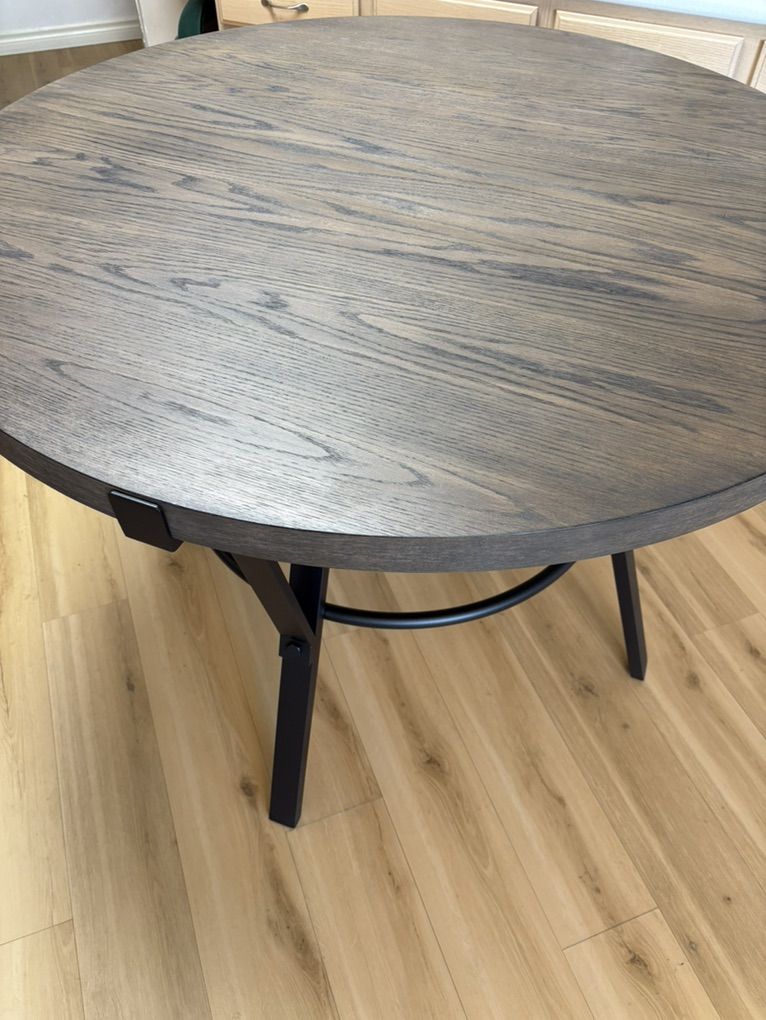 48 Inch Round Counterheight Table And Chairs