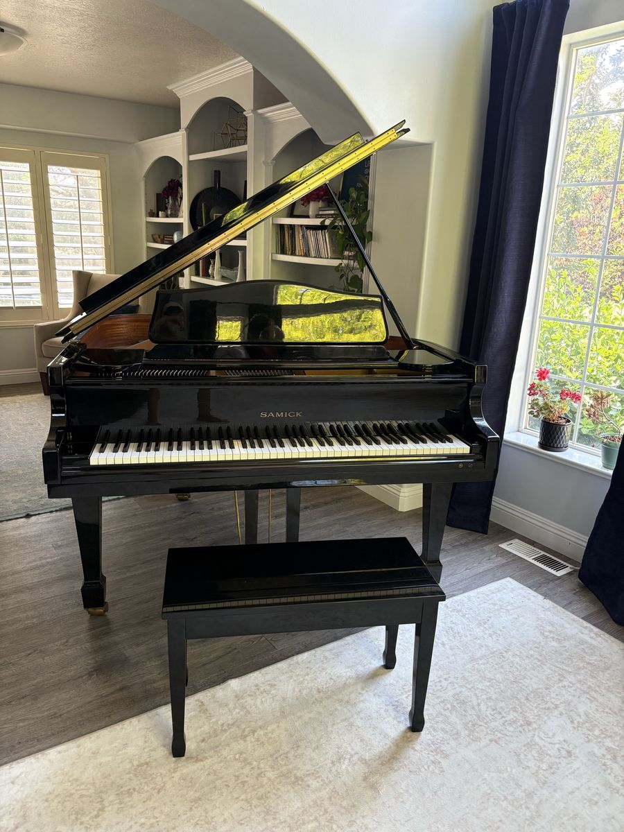 Petite Baby Grand Piano