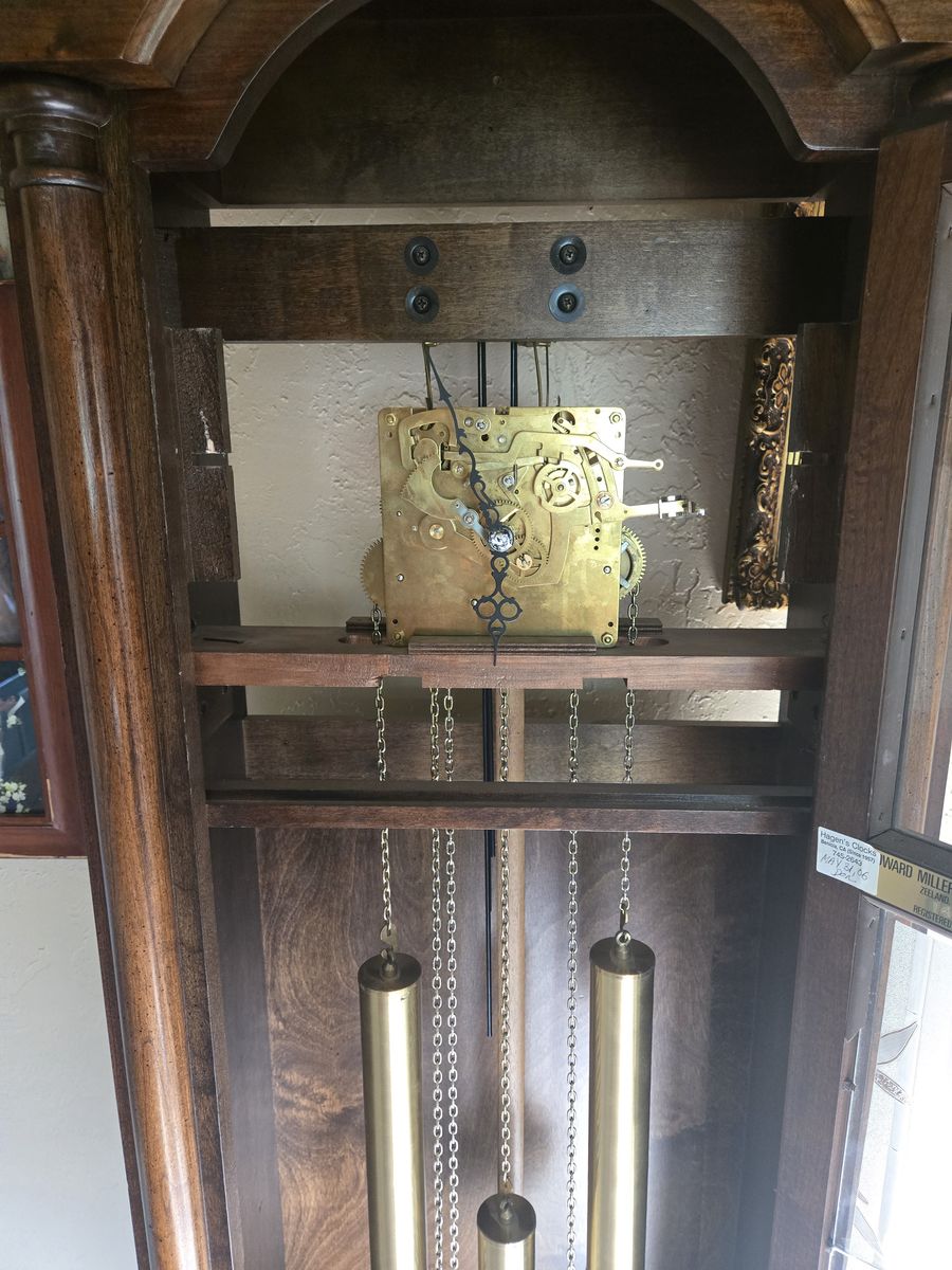 Free upright clock