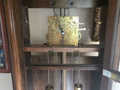 Free upright clock
