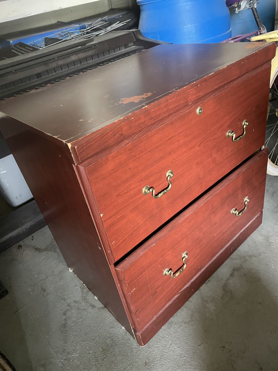 Two-drawer cabinet