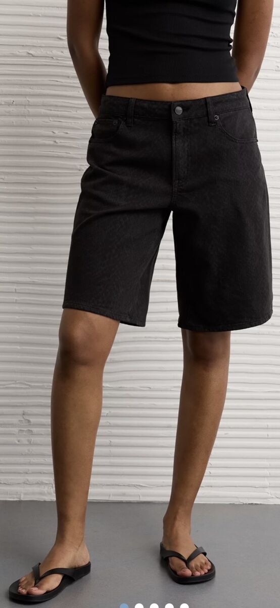 NWT - AE 11" Stretch High-Waisted Short - Black - Size 8