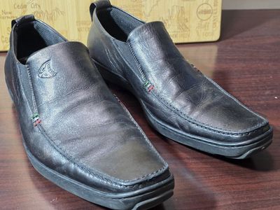 Men’s Italian SUV Brand Black Leather Slip-On.