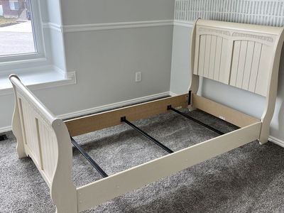 Ashley Furniture Twin Sleigh Bed & Dresser