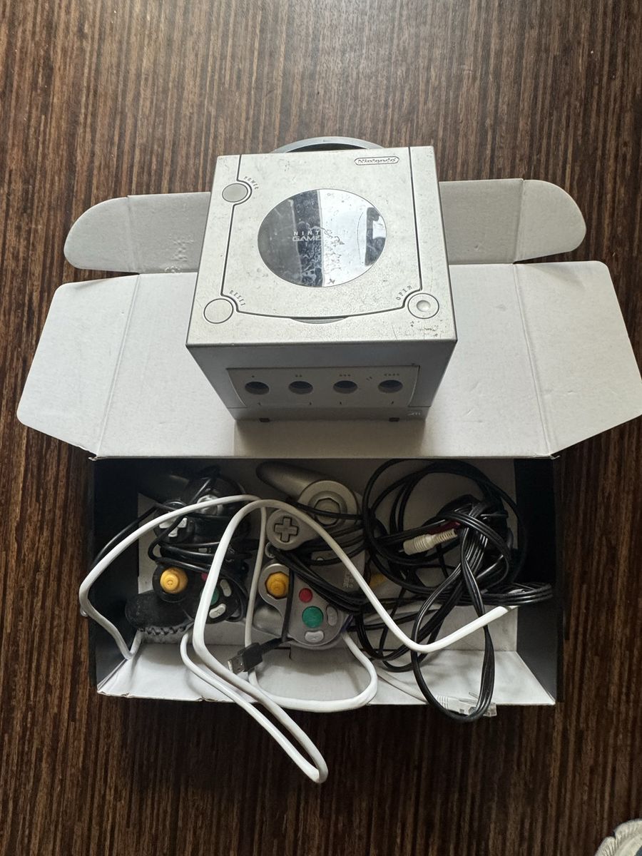 Nintendo GameCube Console Bundle - Gray with Controllers, Power, and AV Cables
