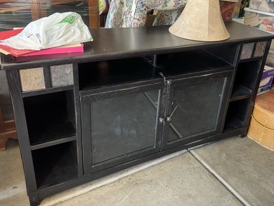 Entertainment center