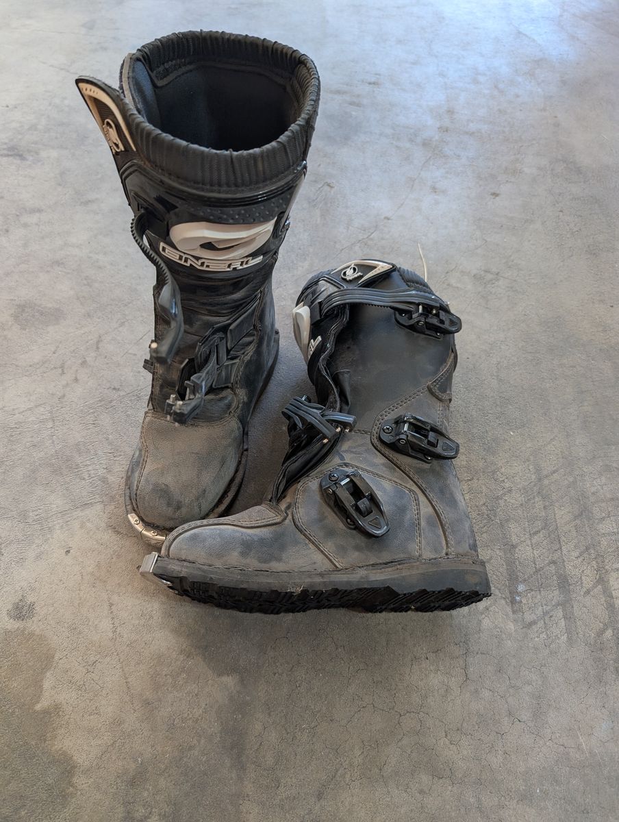 Oneil Dirt Bike Boots (youth sz 2)