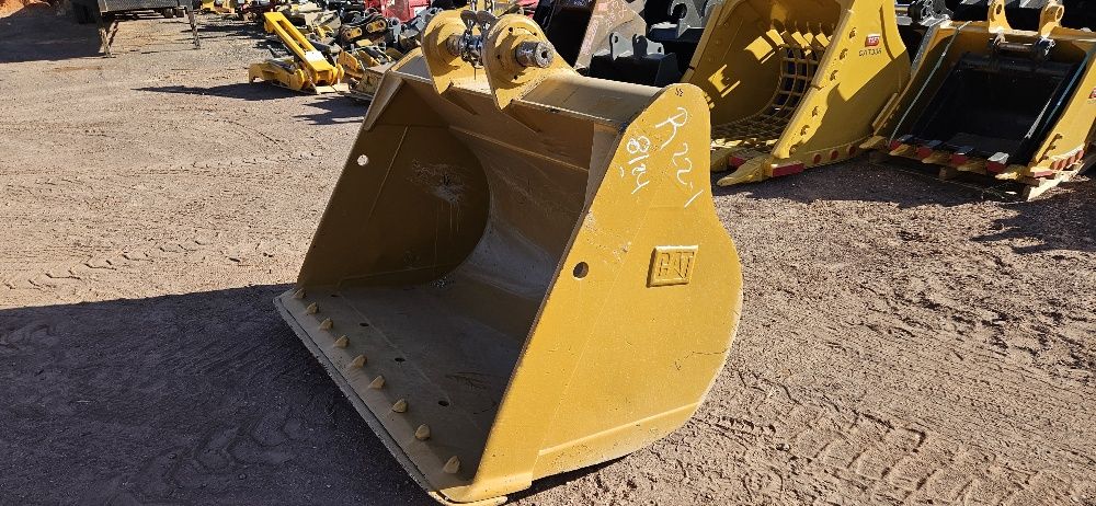 68" CAT Excavator Bucket