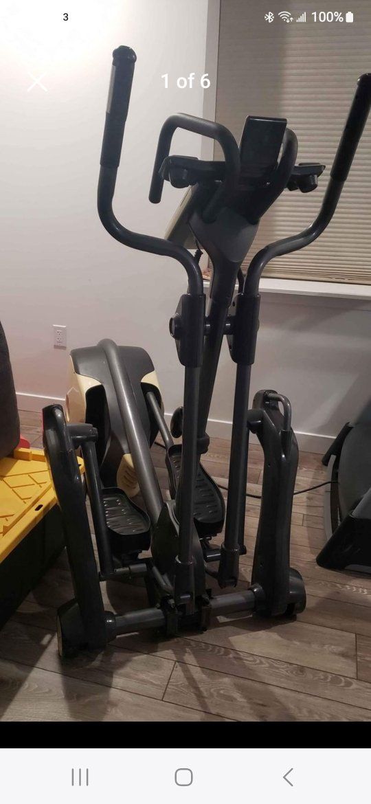 Smooth CE 3.7 Elliptical Trainer with Surefit Pedals & Agile Dynamic Motion Technology