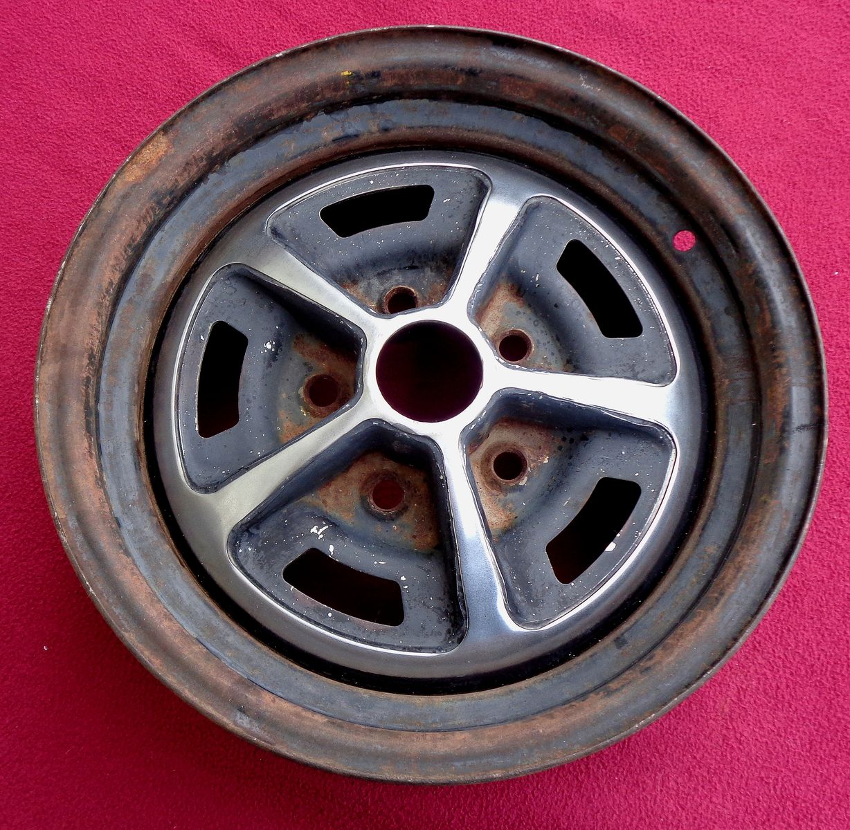 1972 DODGE CHARGER STOCK 14X5.5 rally magnum RIM VERY NICE
