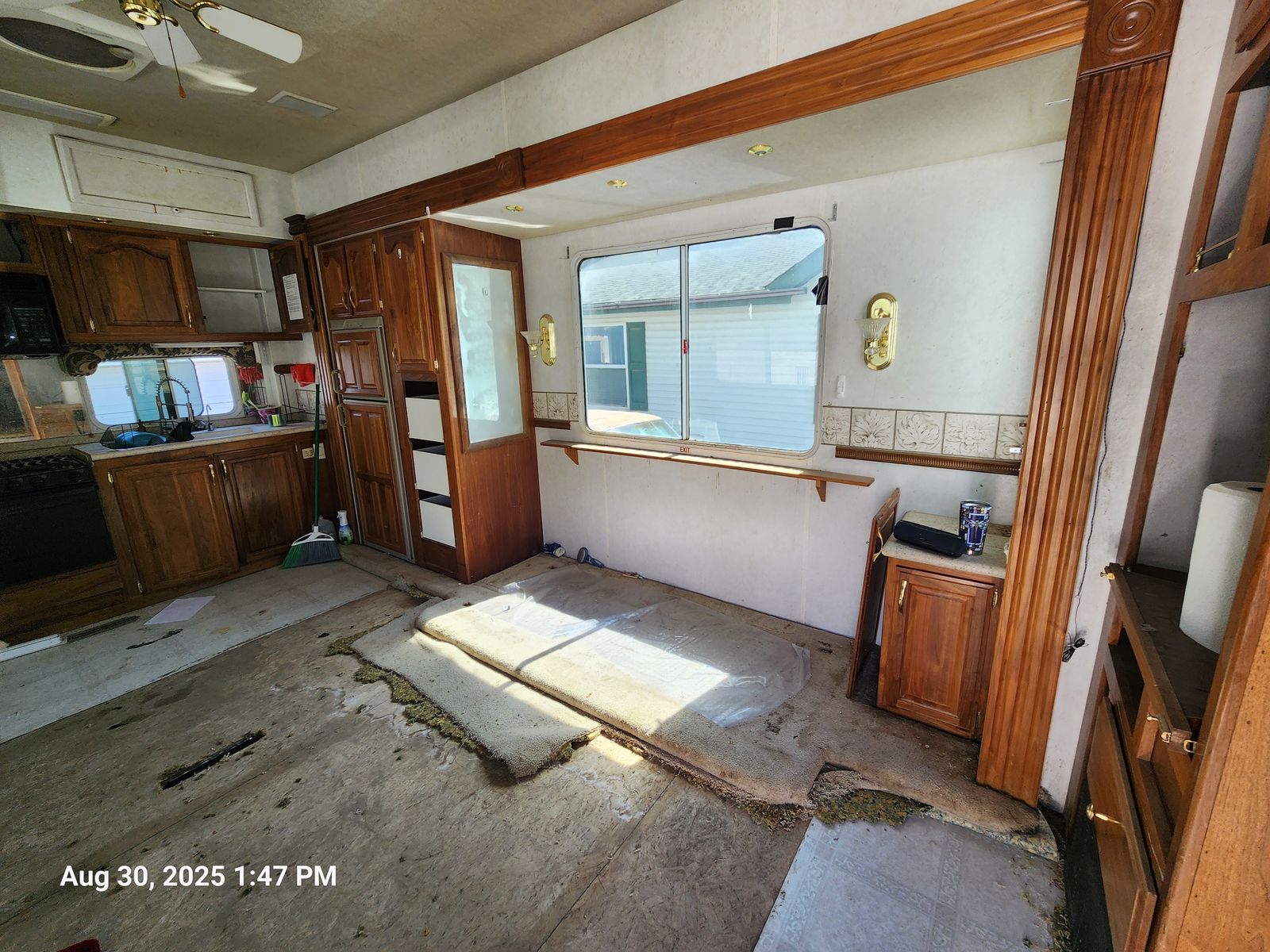 Main image 11