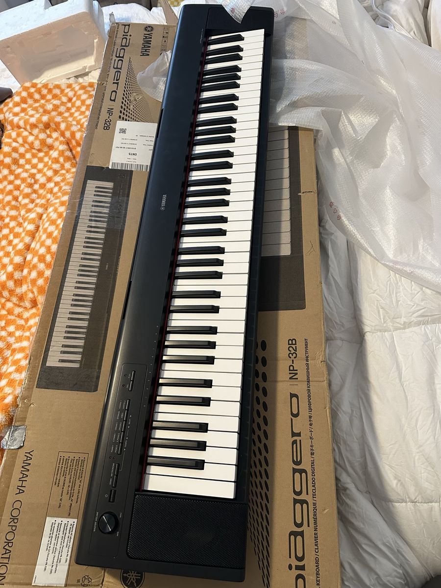 Yamaha keyboard digital piano NP-32B 76 keys