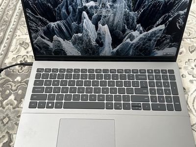 Dell Laptop i7 Core 13th Gen 16 GB RAM 1 TB SSD