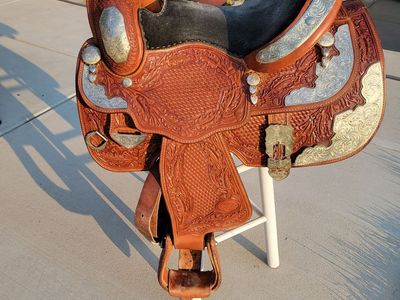Kid's Western Show Saddle.