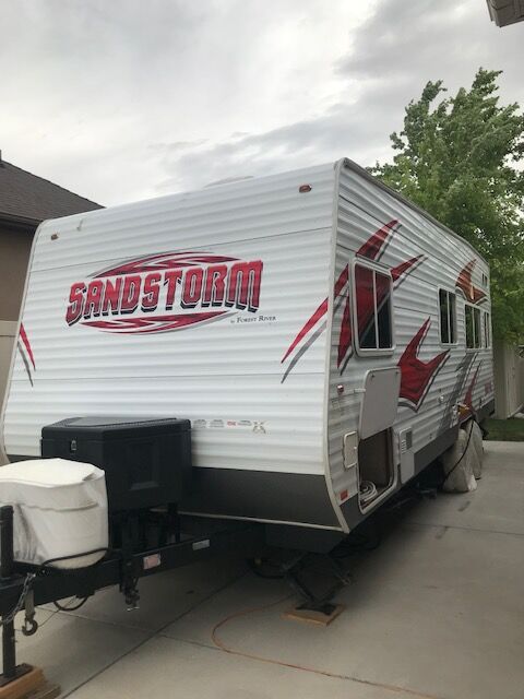 2012 SANDSTORM TOY HAULER