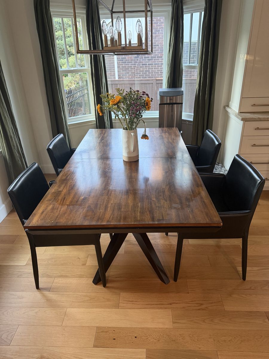 Beautiful Dining Table Set — Table, Leaf + 8 Leather Chairs