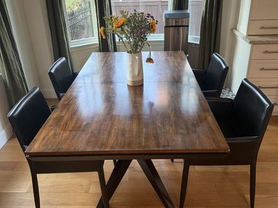 Beautiful Dining Table Set — Table, Leaf + 8 Leather Chairs