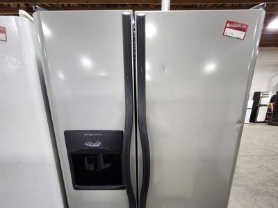FRIGIDAIRE STAINLESS STEEL SIDE BY SIDE FRIDGE! W-WARRANTY