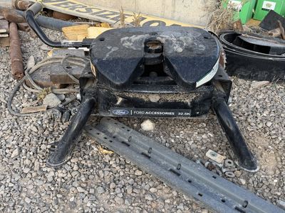 new Ford Accessories 32.5K Fifth Wheel Hitch - Durable & Heavy-Duty for Towing