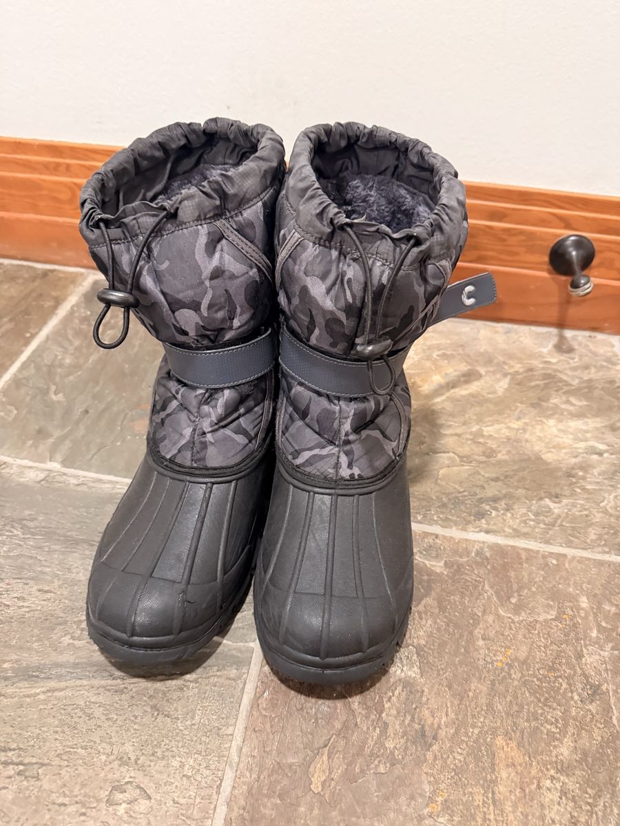 Kid's Black Camo Winter Snow Boots with Adjustable Strap