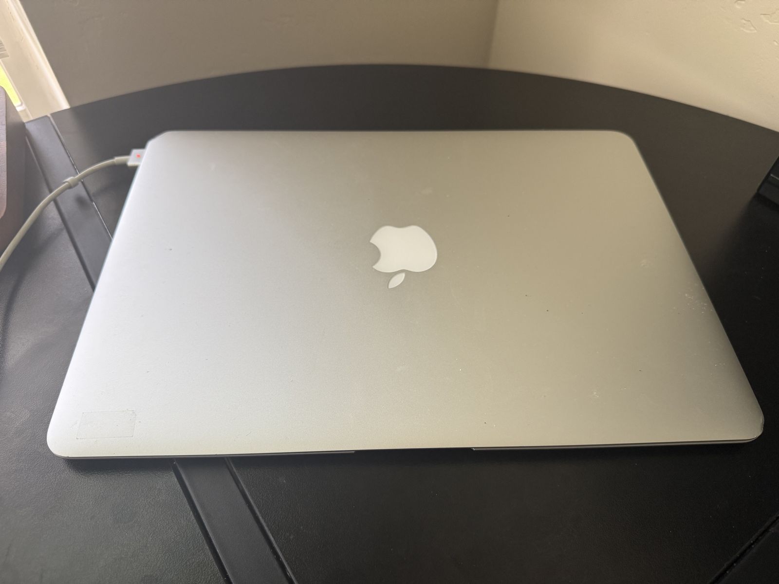 MacBook Air 13” (2015) – Works Great, Charger Included