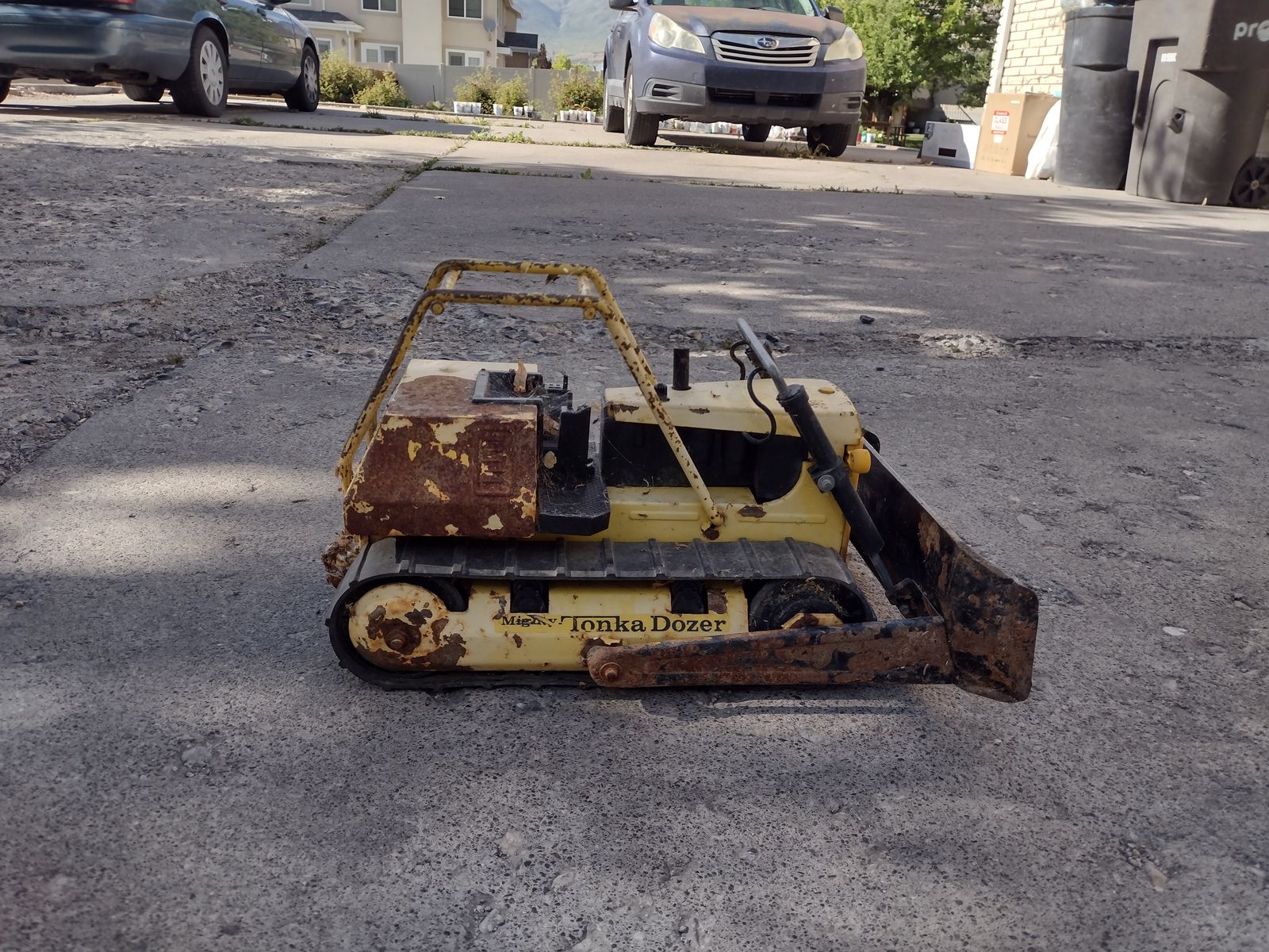 Classic Toy Tonka bulldozer