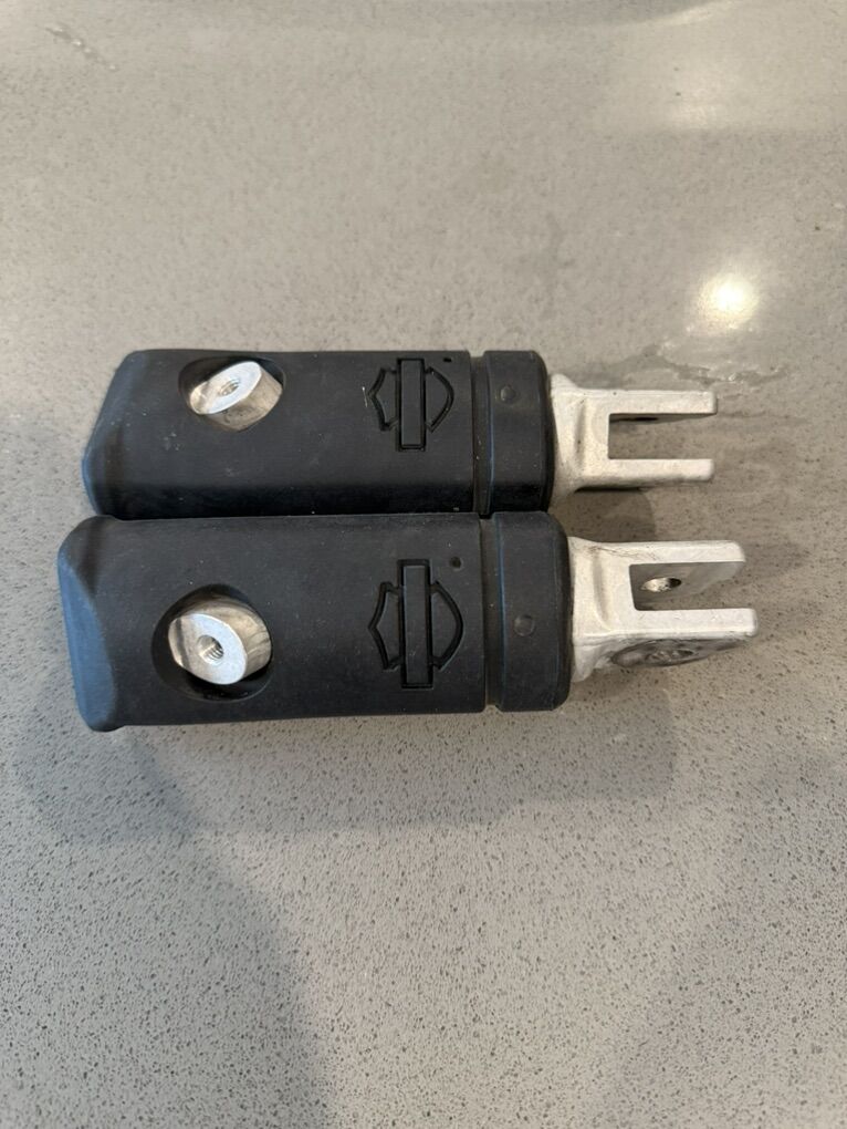 Foot Pegs 2021 Streetbob