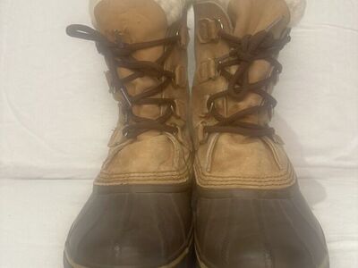 Eddie Bauer Women’s 8 Waterproof Winter Boots