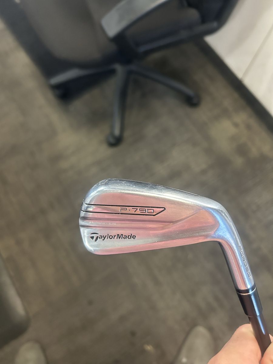 TaylorMade P790 UDI 2-Iron Driving Iron hzdrus black 85g stiff shaft 