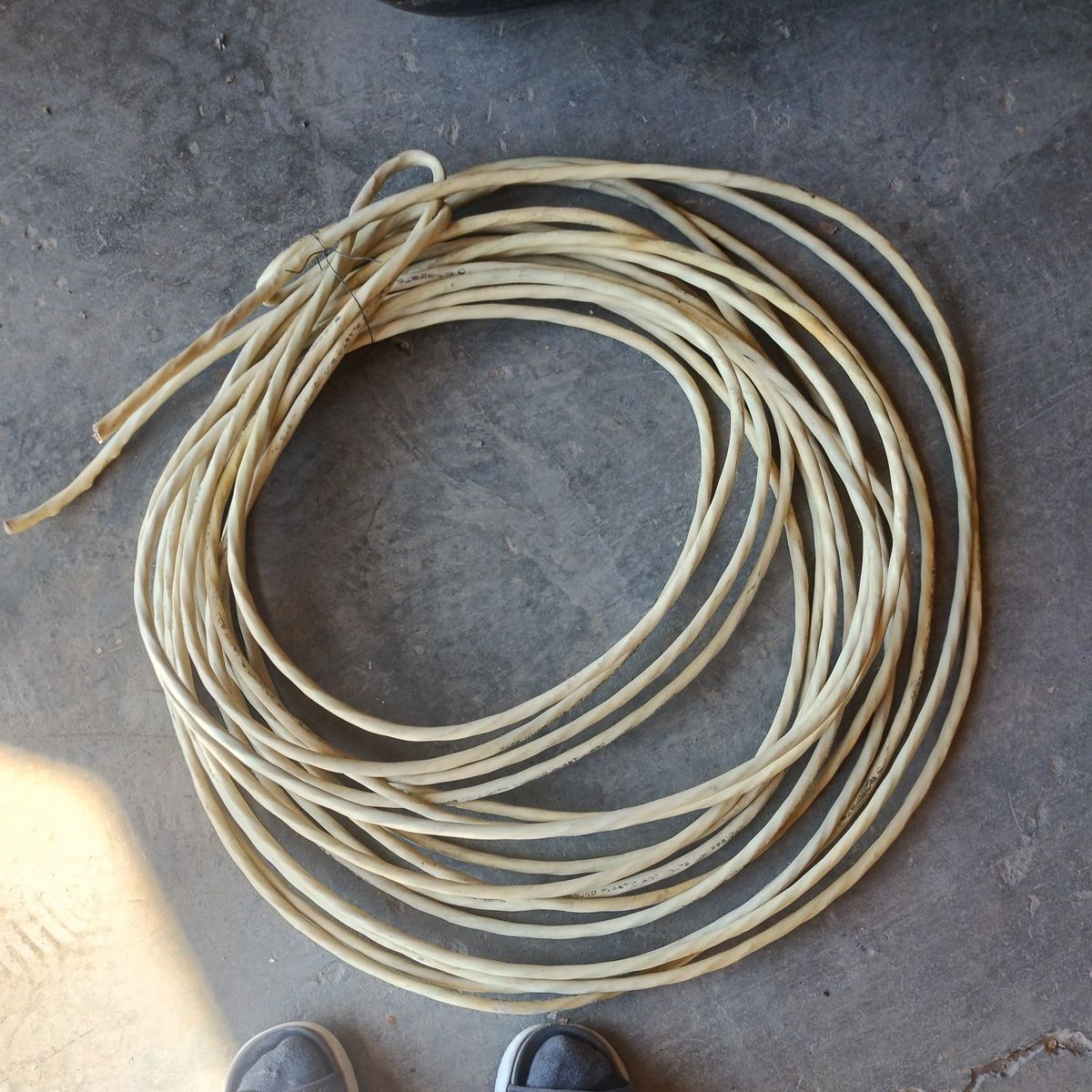 85' Electrical Wire