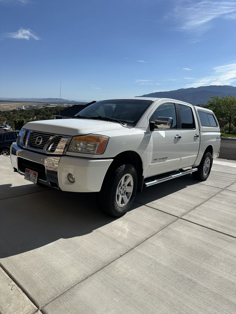 2011 Nissan Titan SV