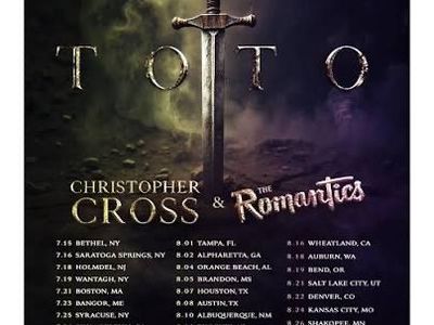 Toto at UFCUA Box Suite 7